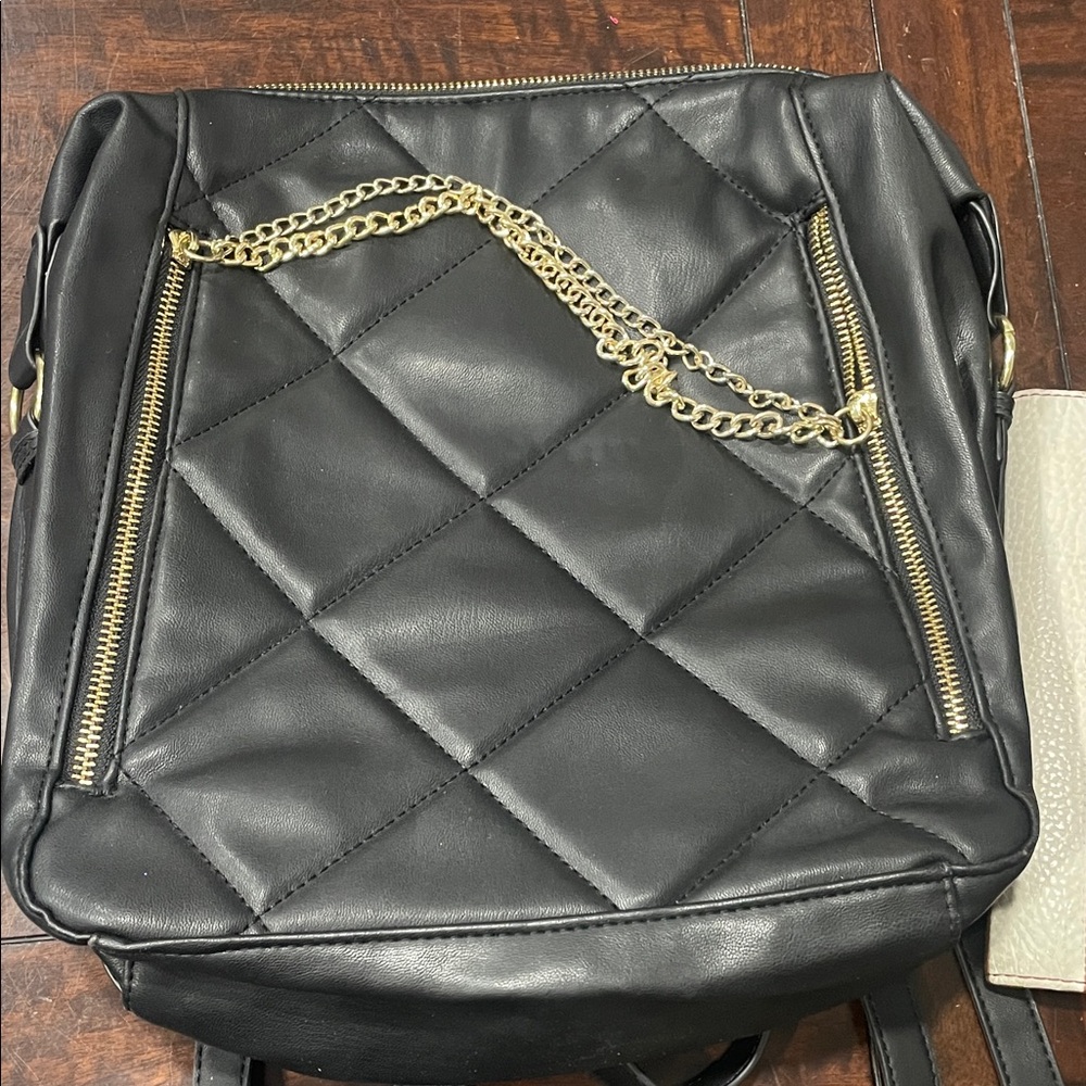 Elegant Black Quilted Women's Bag